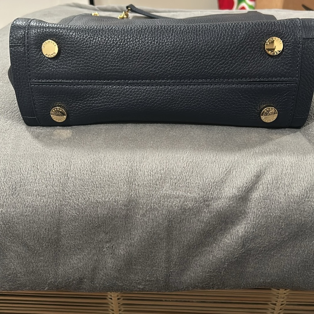 MICHAEL KORS NAVY SHOULDER BAG, CHAIN STRAPS. Excellent condition no wear - Picture 4 of 11